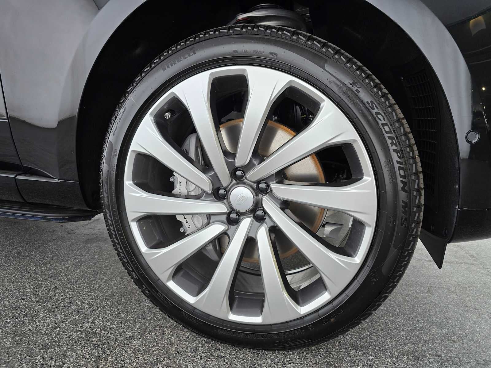 2025 Land Rover Range Rover SE