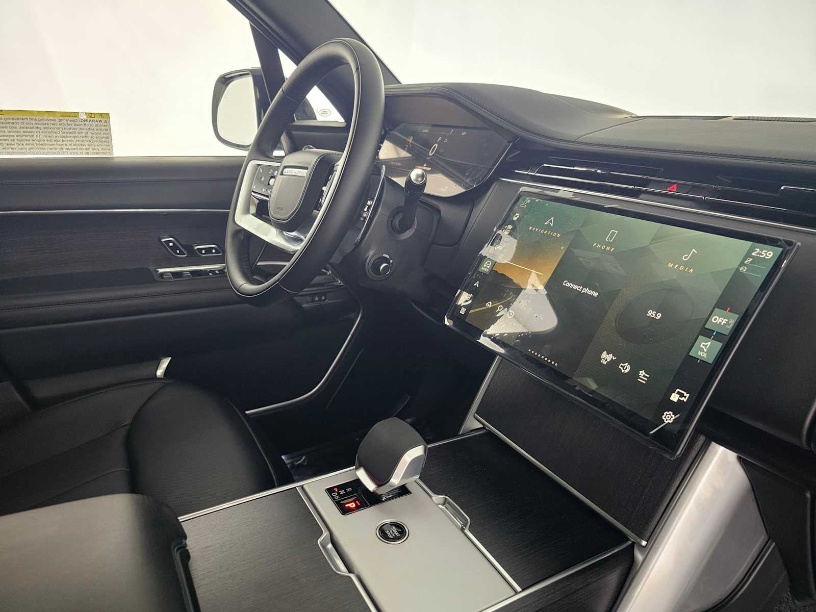 2025 Land Rover Range Rover SE