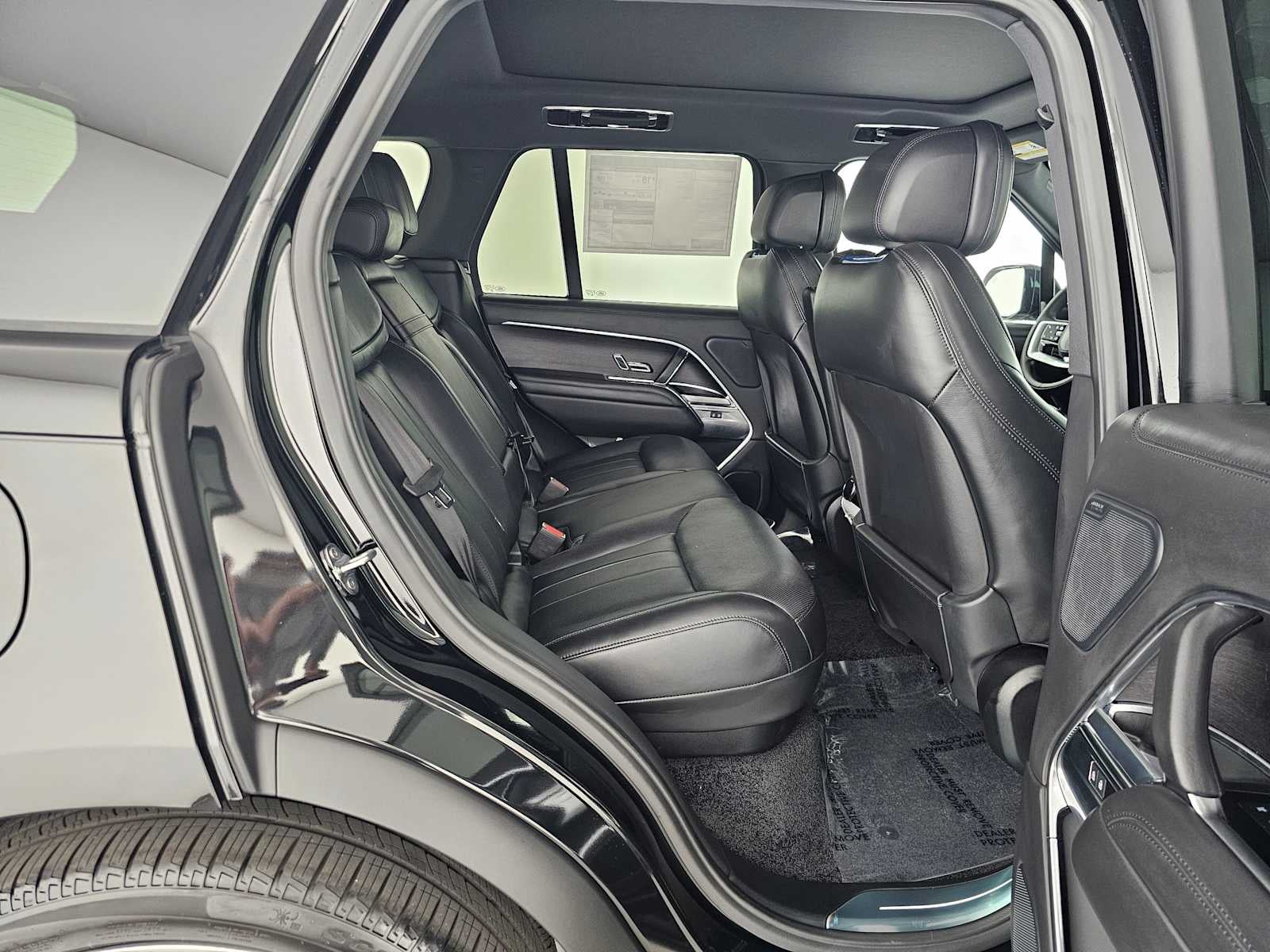 2025 Land Rover Range Rover SE