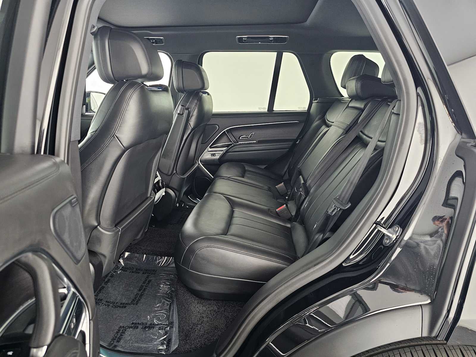 2025 Land Rover Range Rover SE