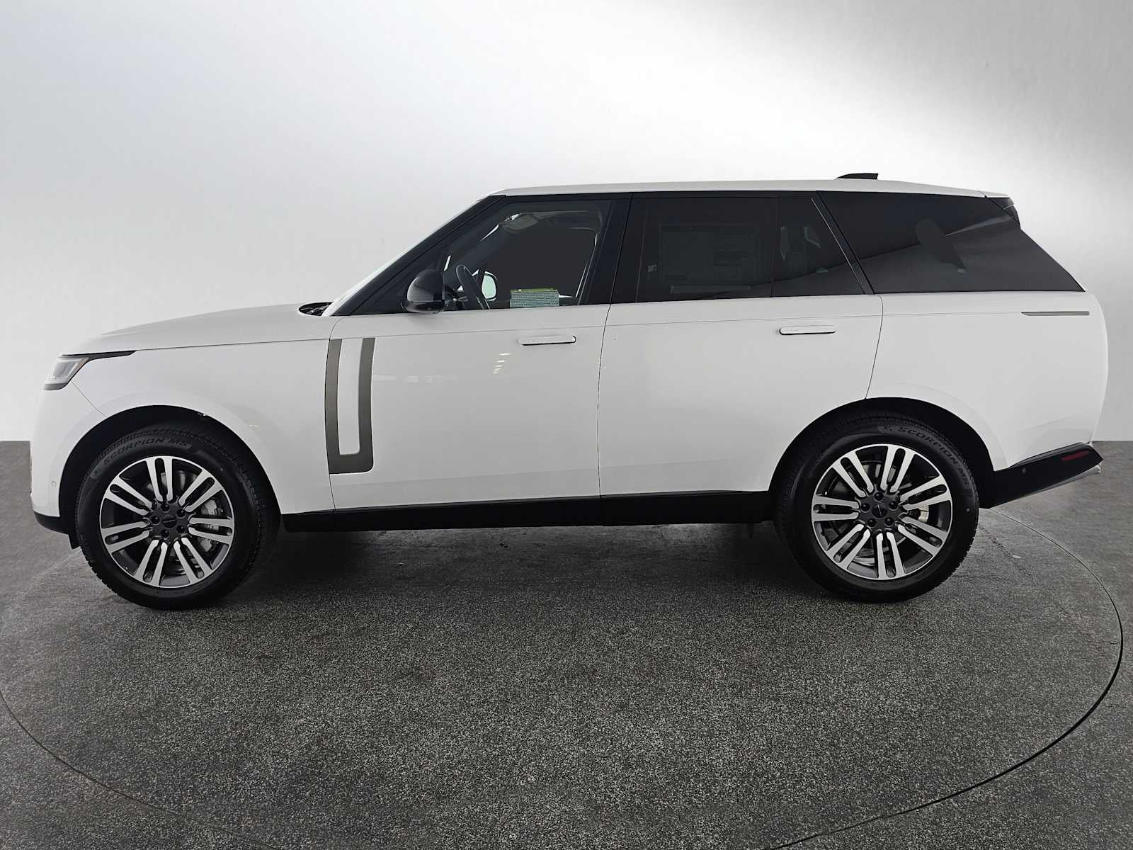 2026 Land Rover Range Rover SE