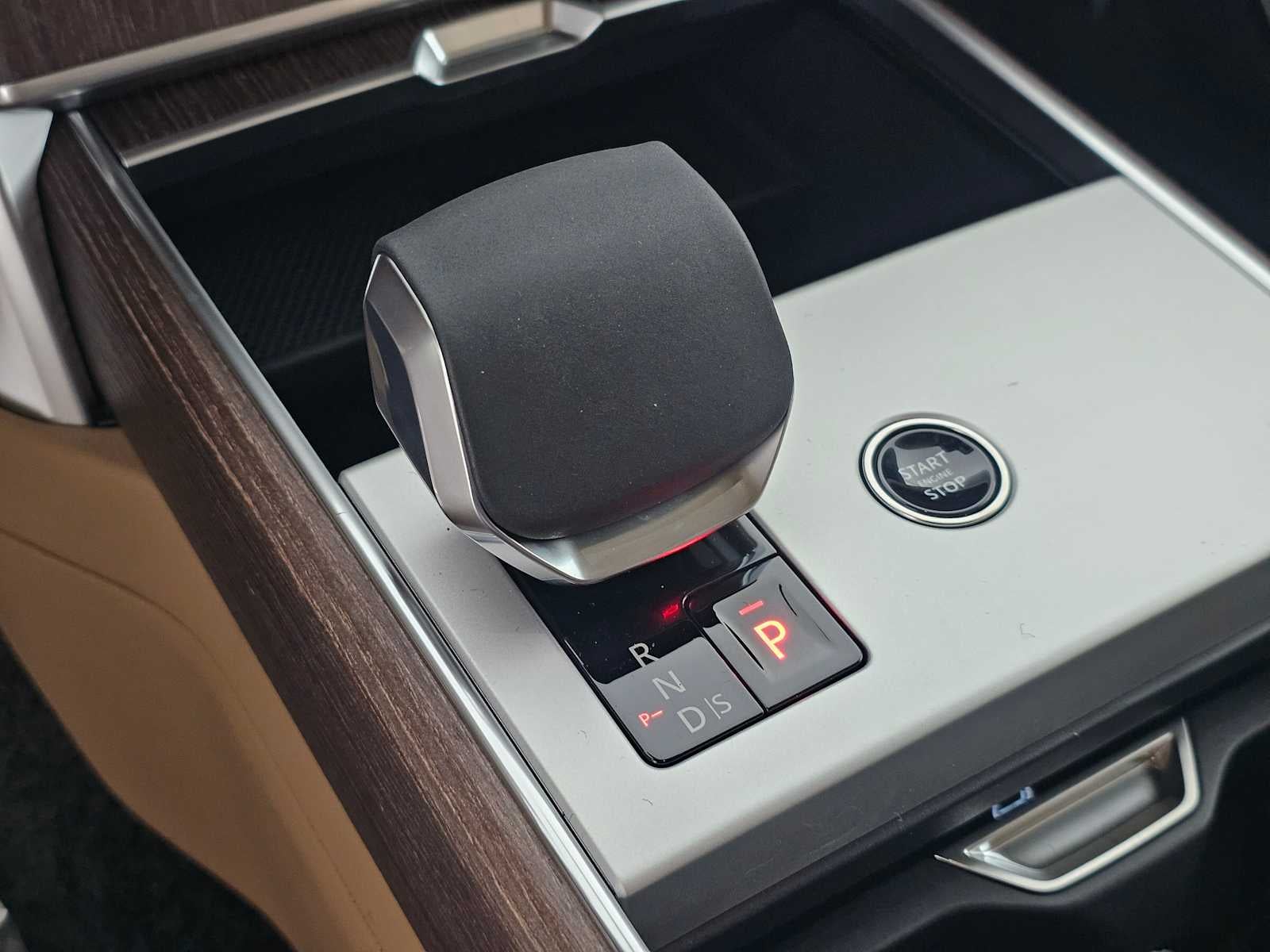 2026 Land Rover Range Rover SE