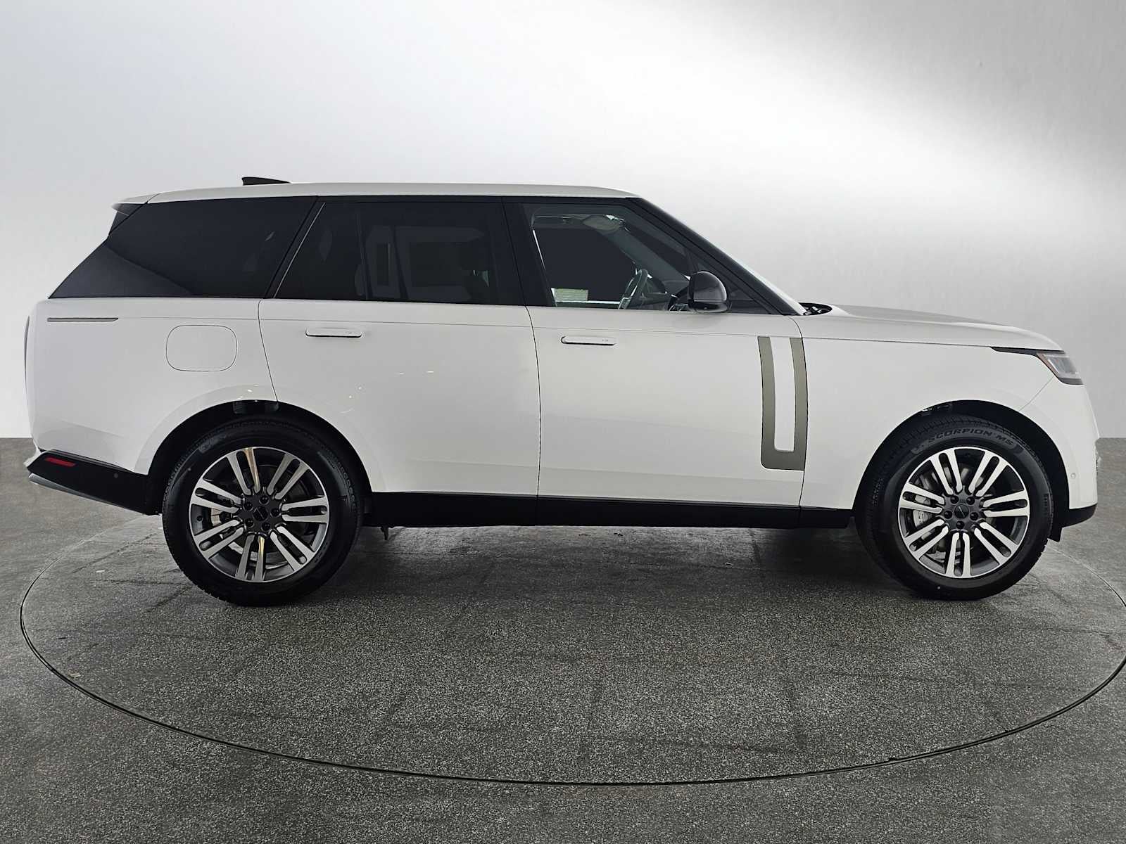 2026 Land Rover Range Rover SE