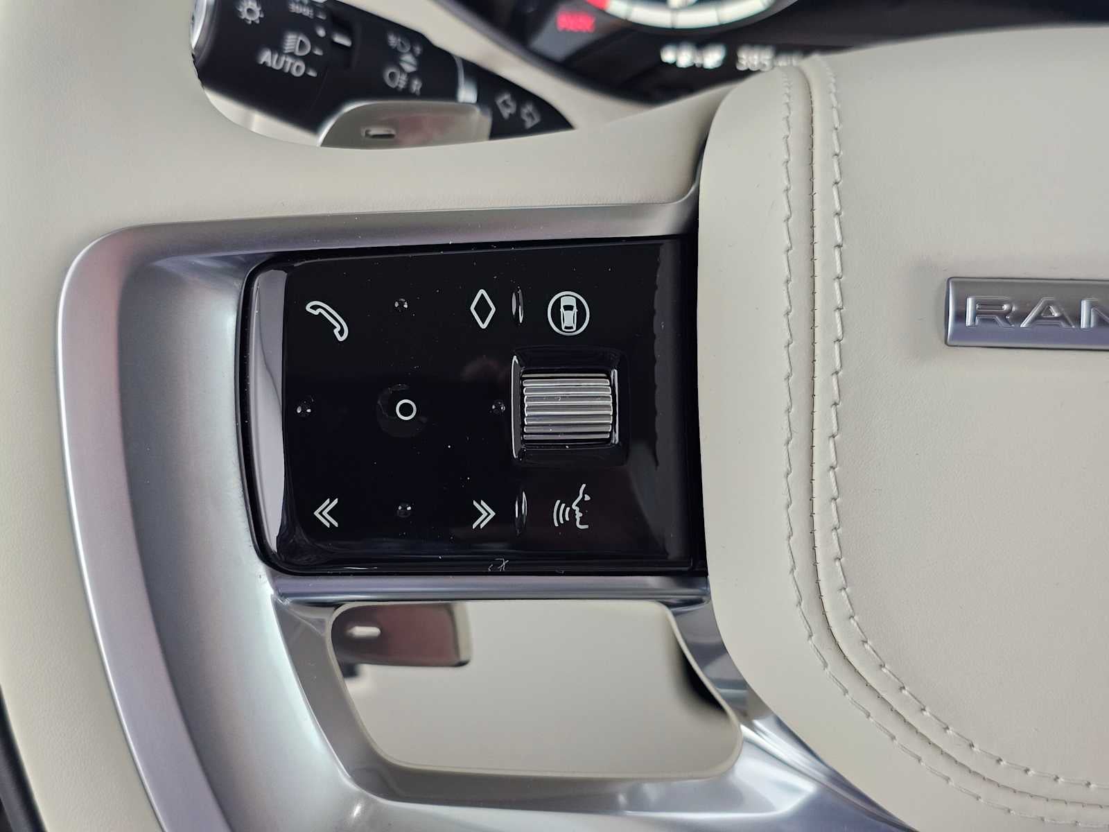 2026 Land Rover Range Rover SE
