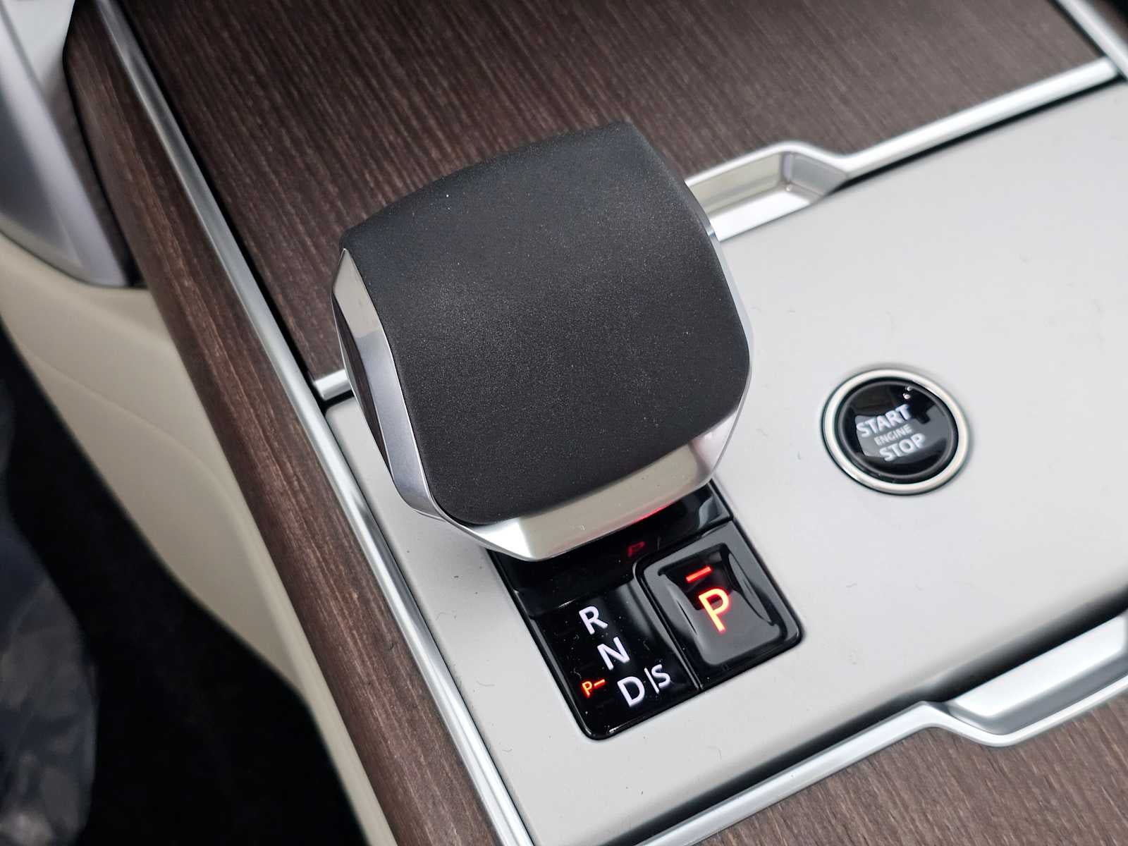 2026 Land Rover Range Rover SE