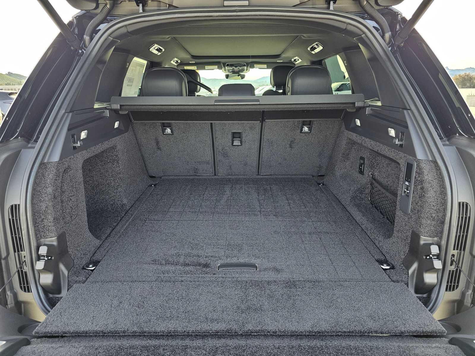 2026 Land Rover Range Rover SE