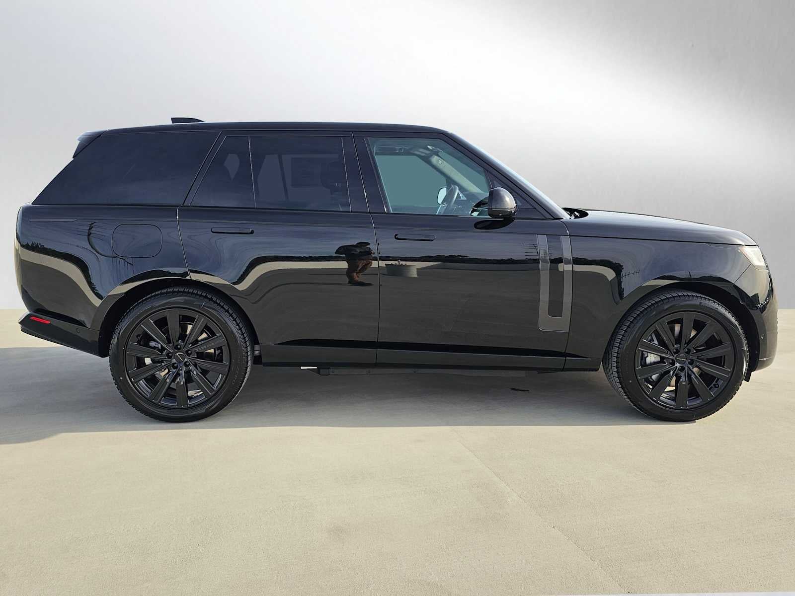 2026 Land Rover Range Rover SE
