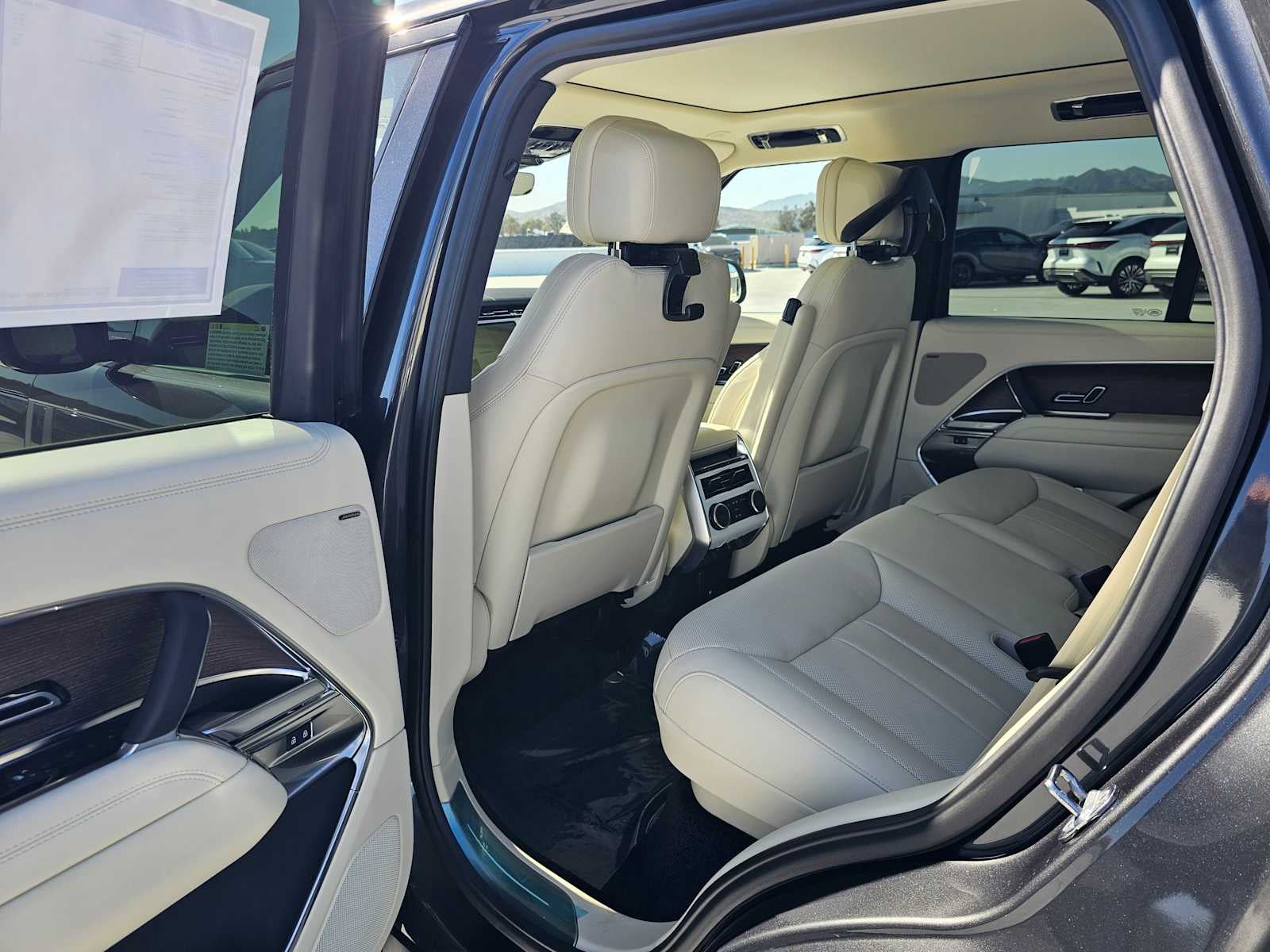 2026 Land Rover Range Rover SE