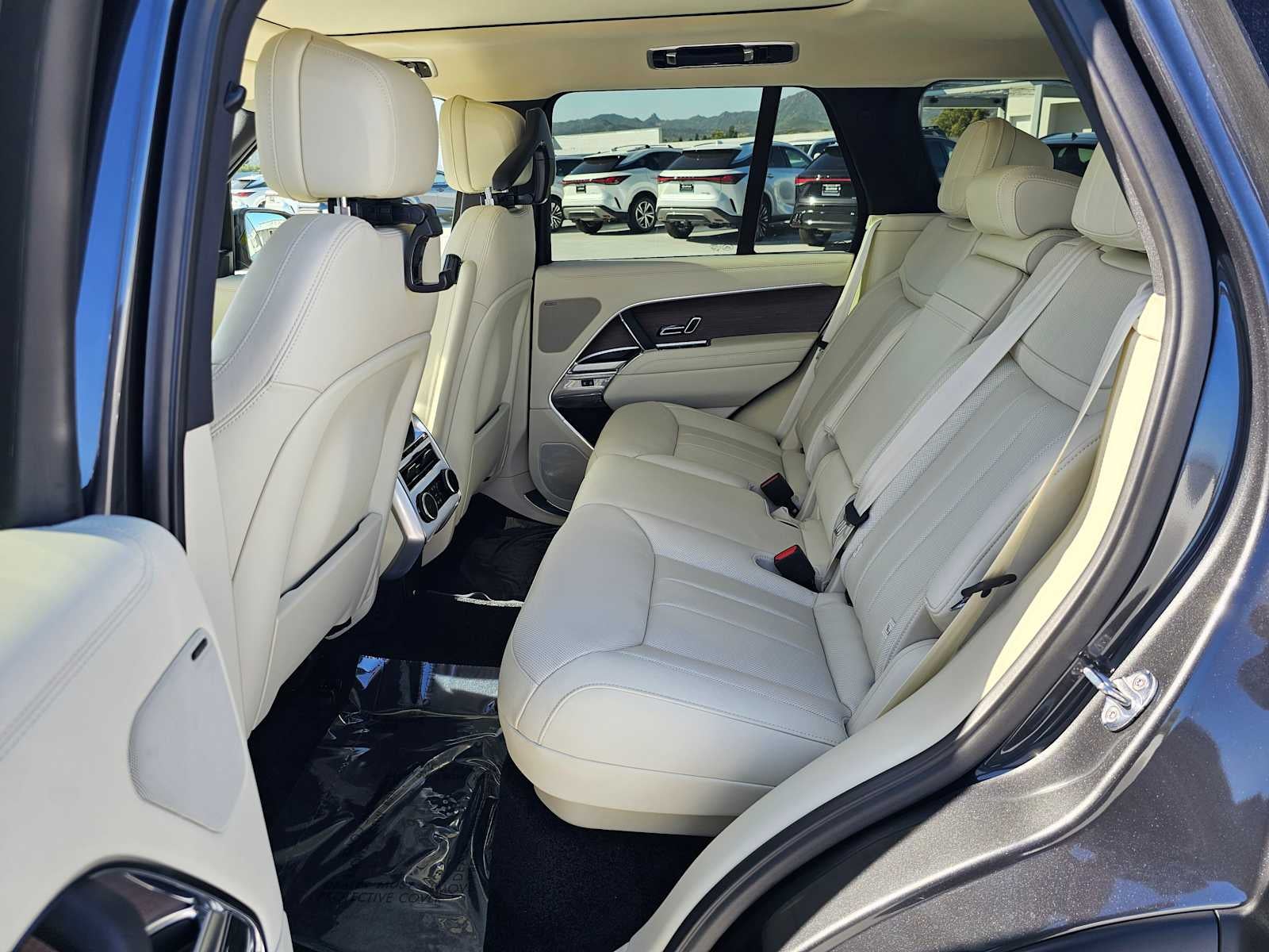 2026 Land Rover Range Rover SE