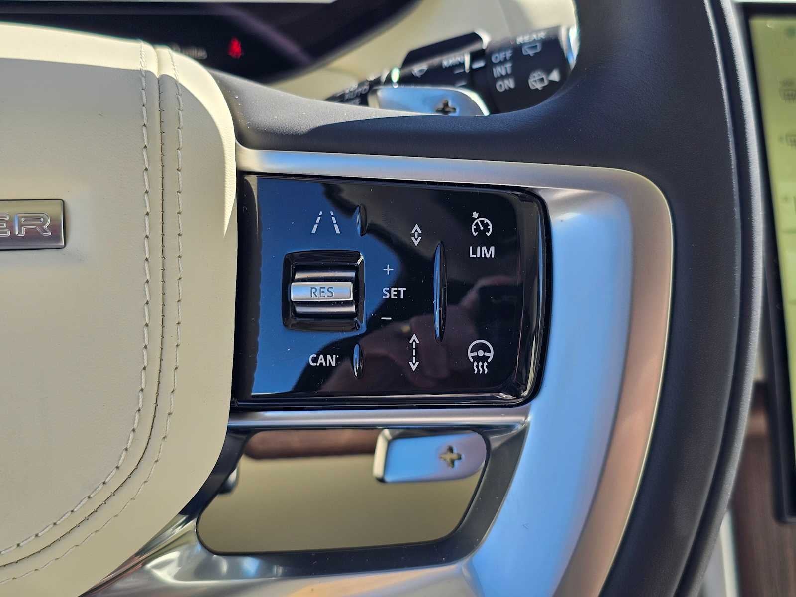 2026 Land Rover Range Rover SE