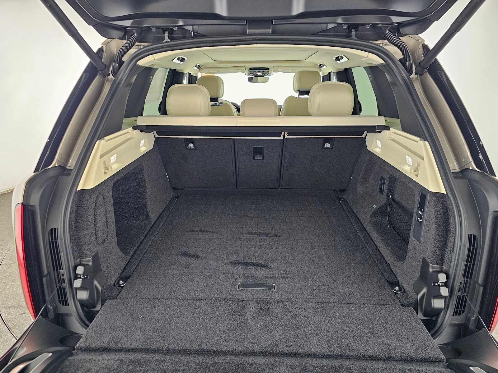 2026 Land Rover Range Rover SE