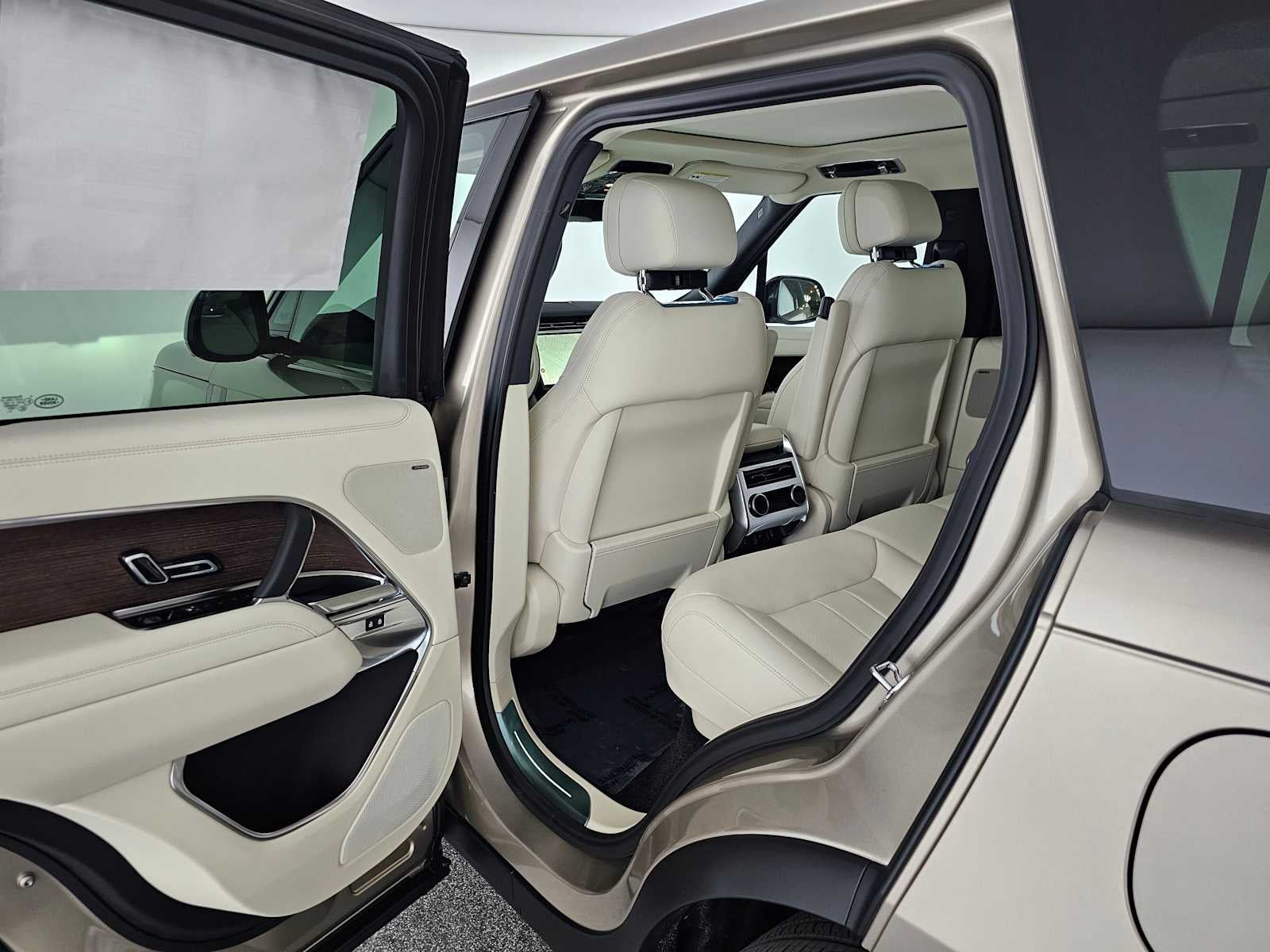 2026 Land Rover Range Rover SE