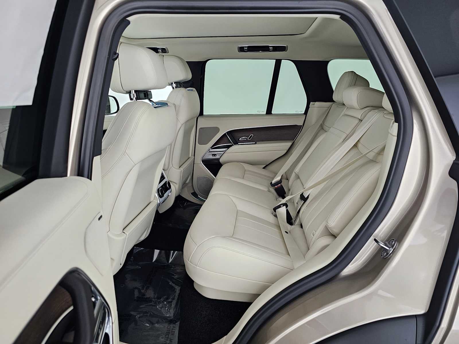 2026 Land Rover Range Rover SE