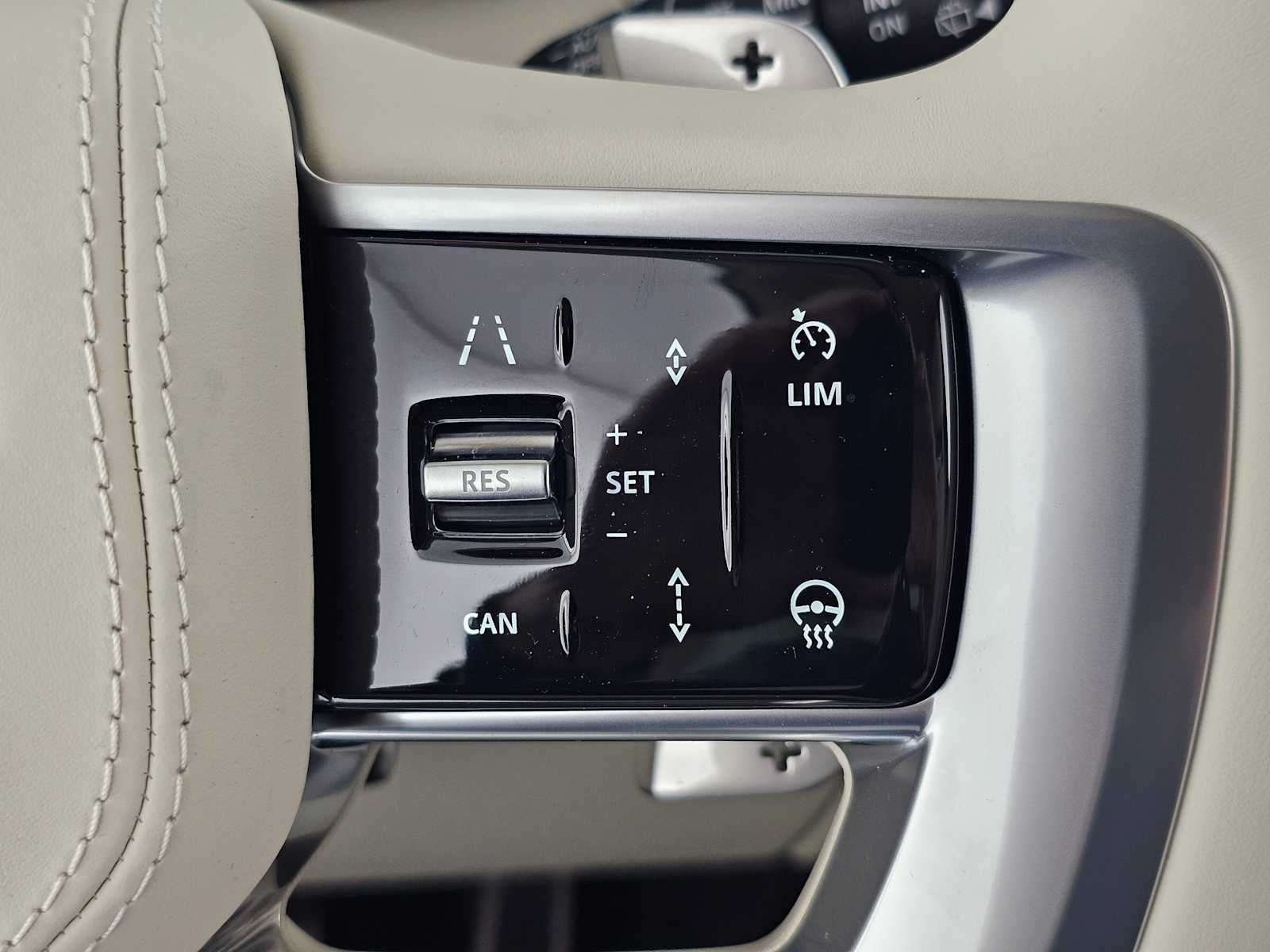 2026 Land Rover Range Rover SE