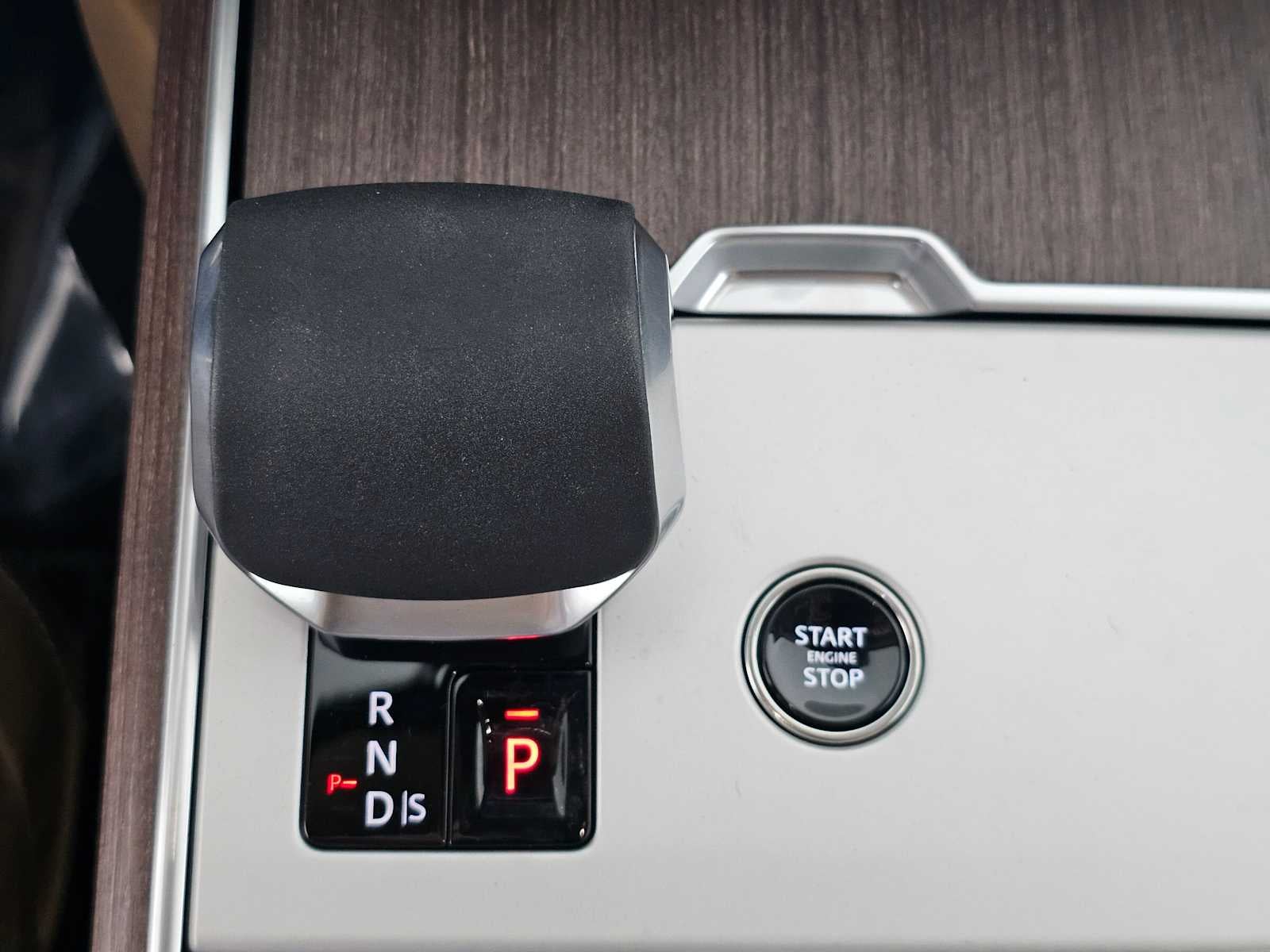 2026 Land Rover Range Rover SE