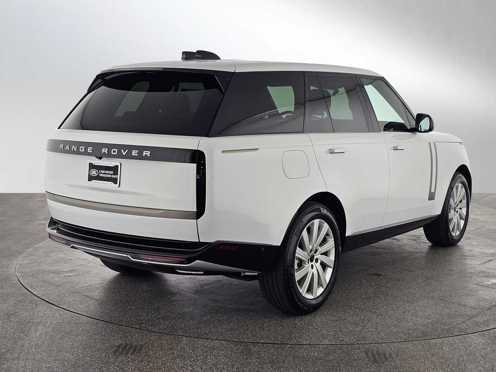 2026 Land Rover Range Rover SE