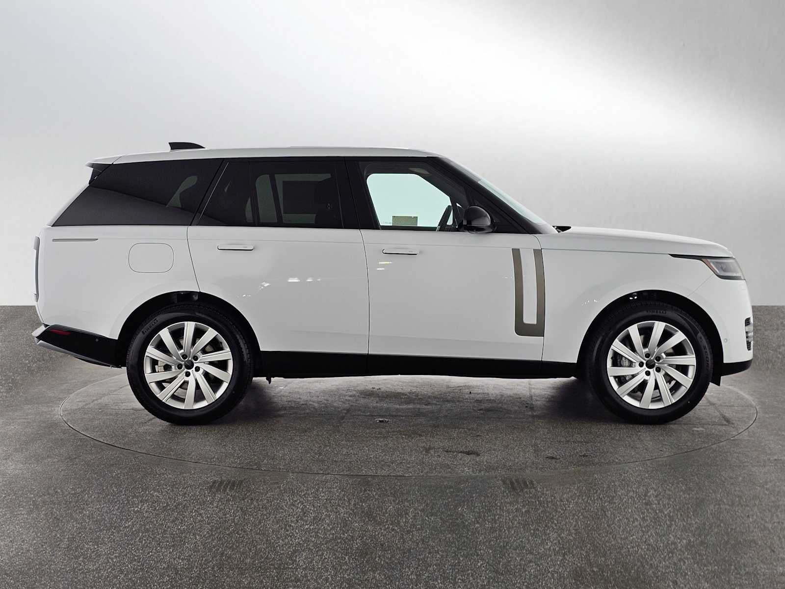 2026 Land Rover Range Rover SE