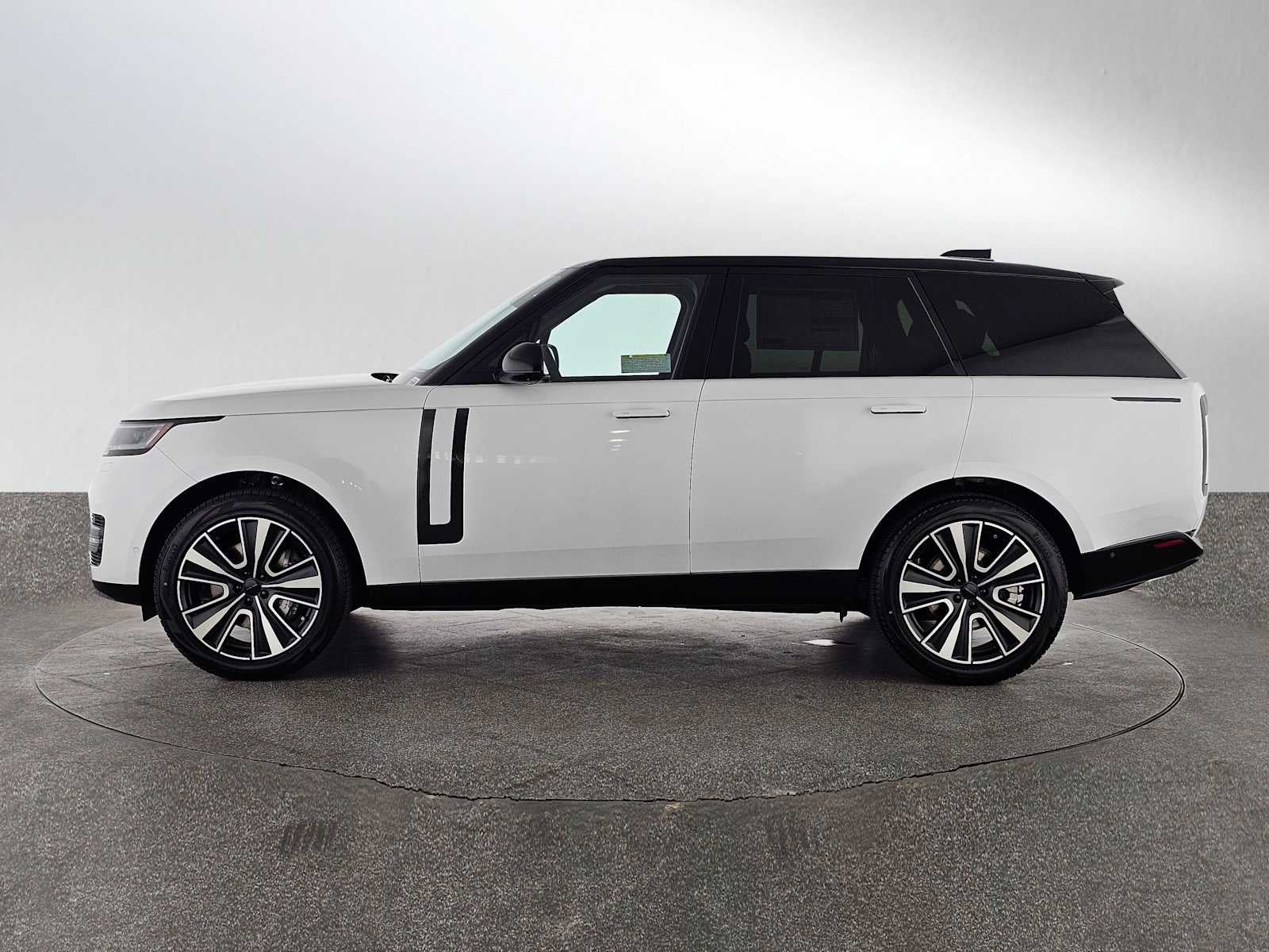 2026 Land Rover Range Rover SE