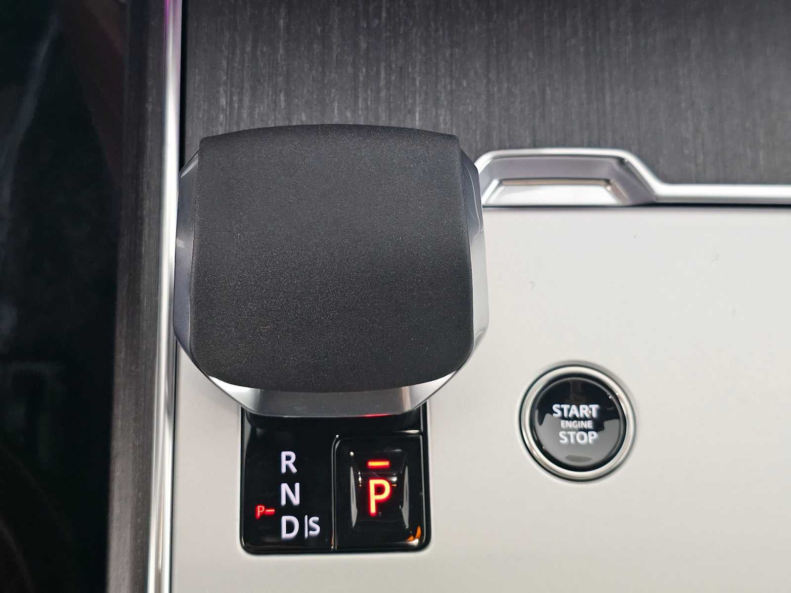 2026 Land Rover Range Rover SE