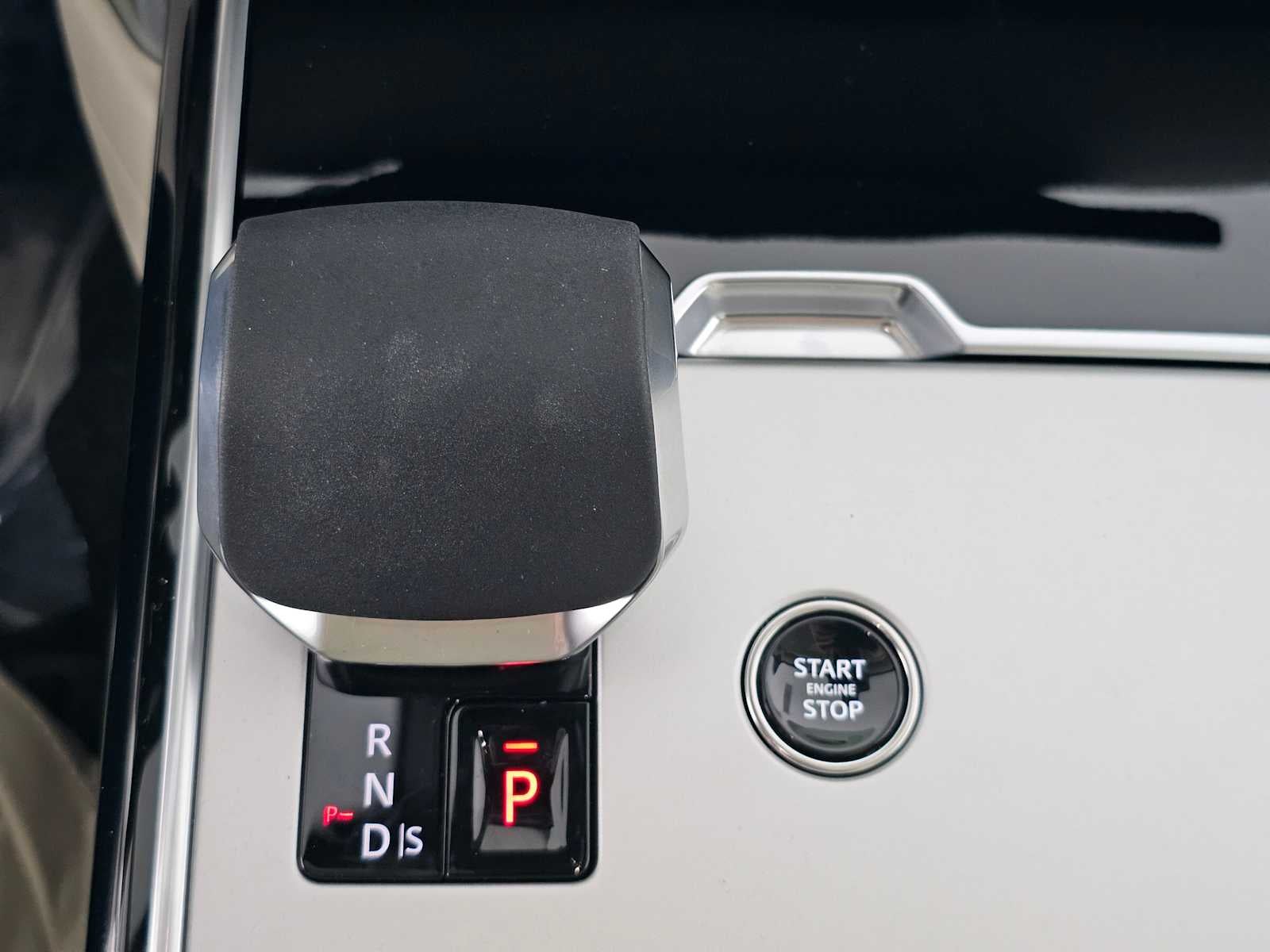 2026 Land Rover Range Rover SE
