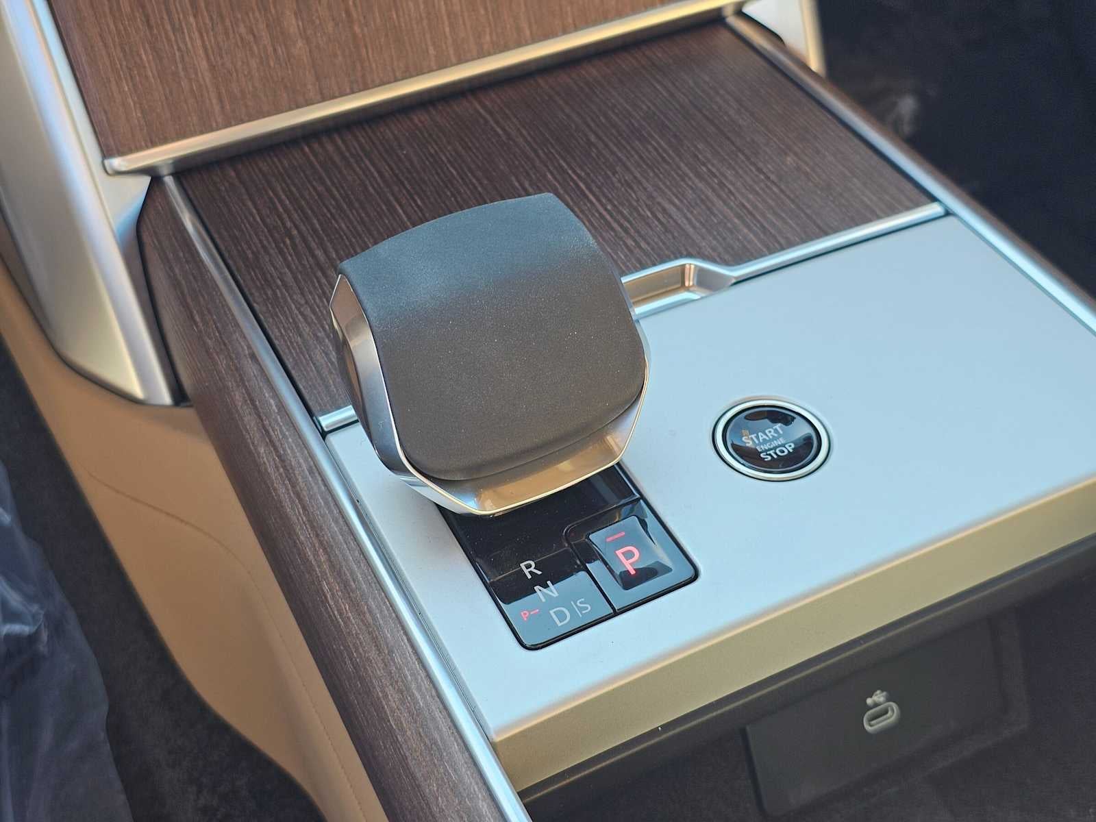 2026 Land Rover Range Rover SE