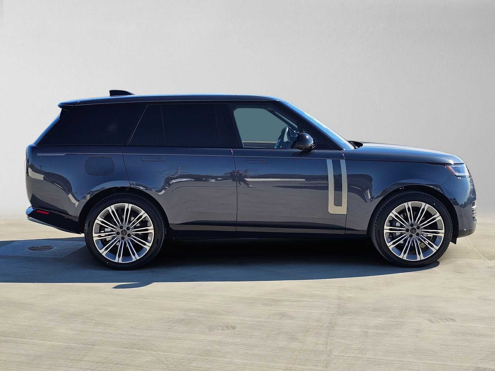 2026 Land Rover Range Rover SE