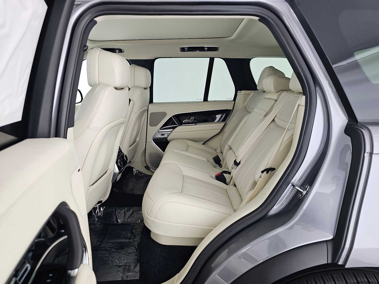 2026 Land Rover Range Rover SE