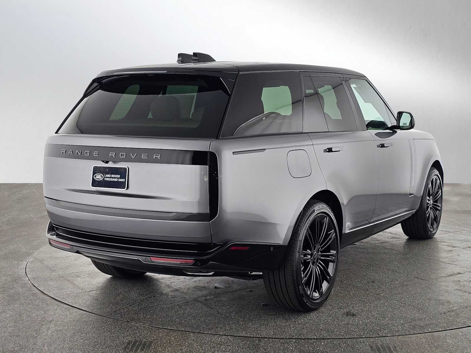 2026 Land Rover Range Rover SE