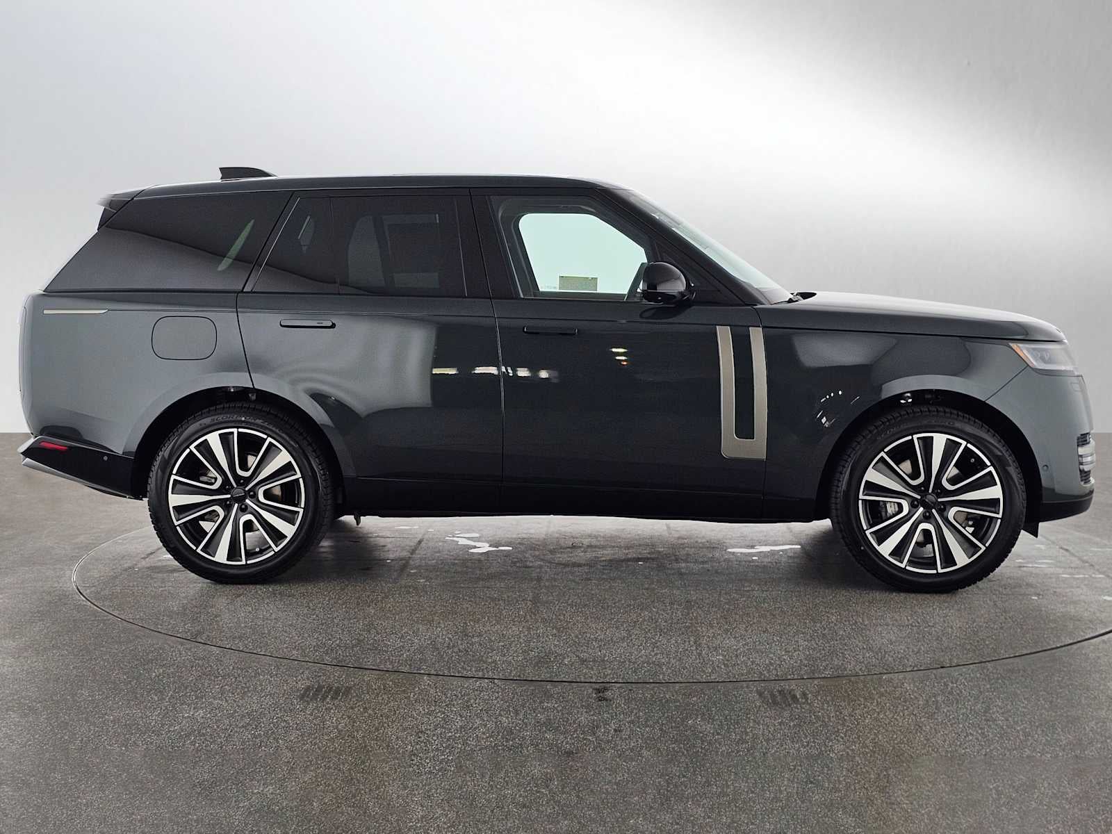 2026 Land Rover Range Rover SE