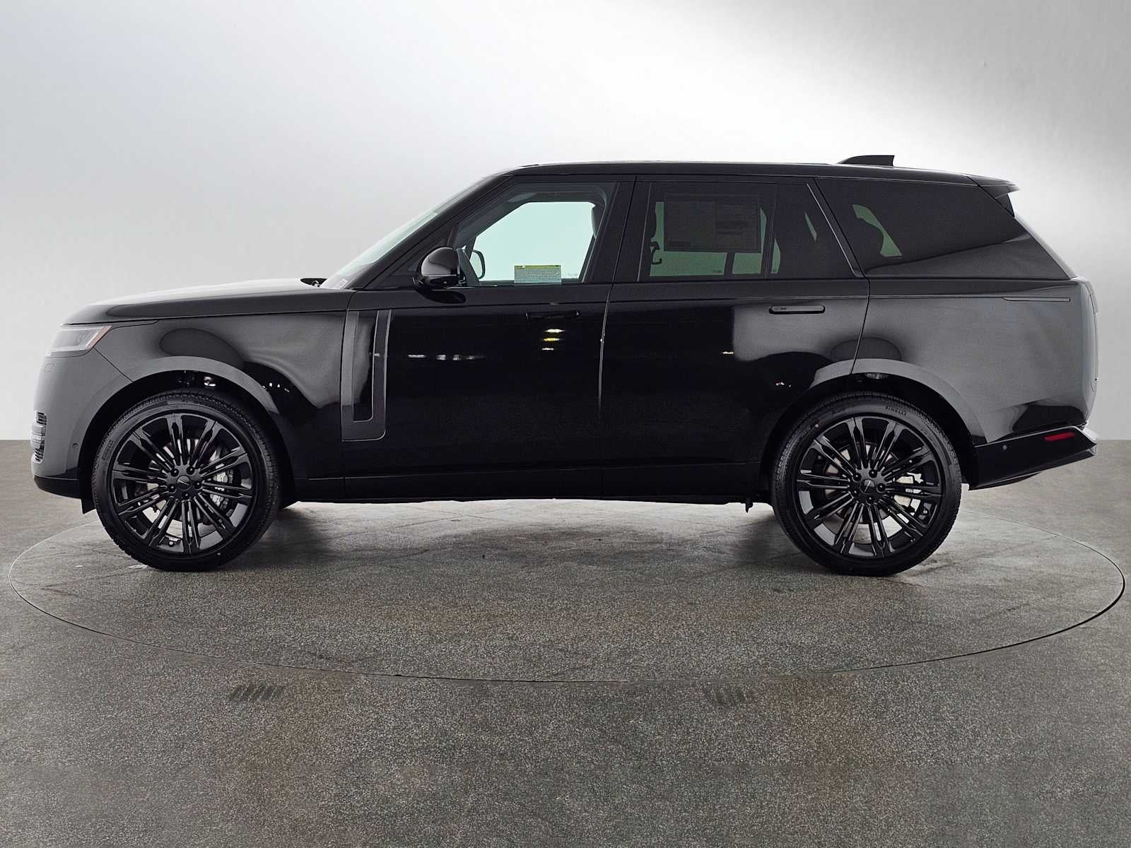 2026 Land Rover Range Rover SE