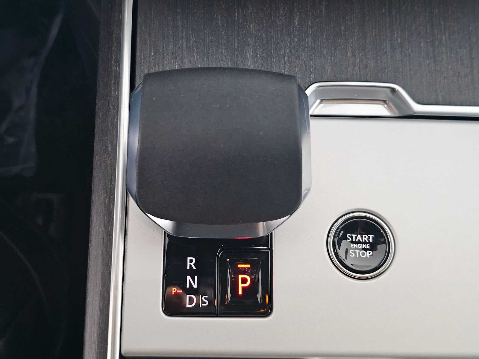 2026 Land Rover Range Rover SE