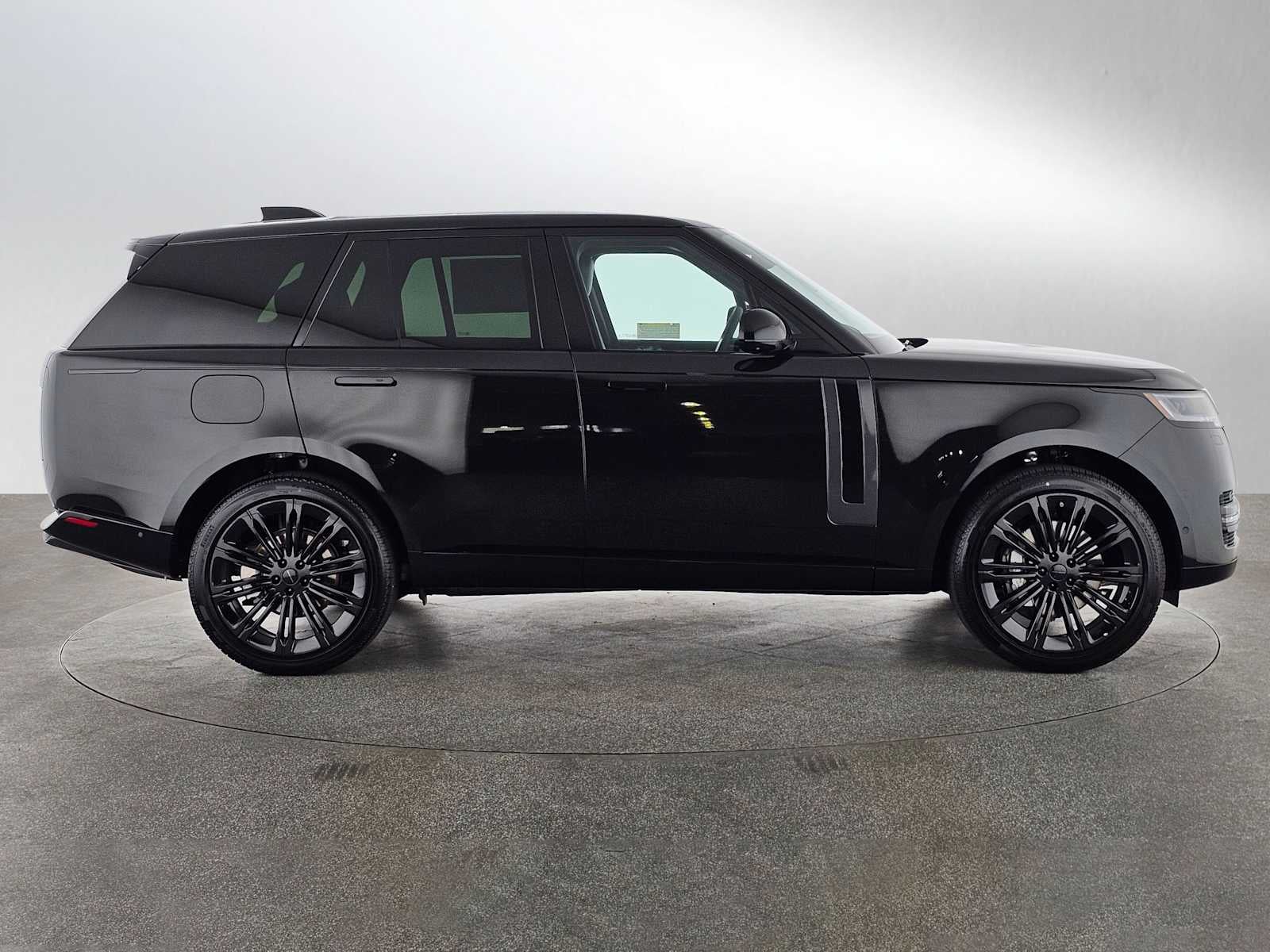 2026 Land Rover Range Rover SE