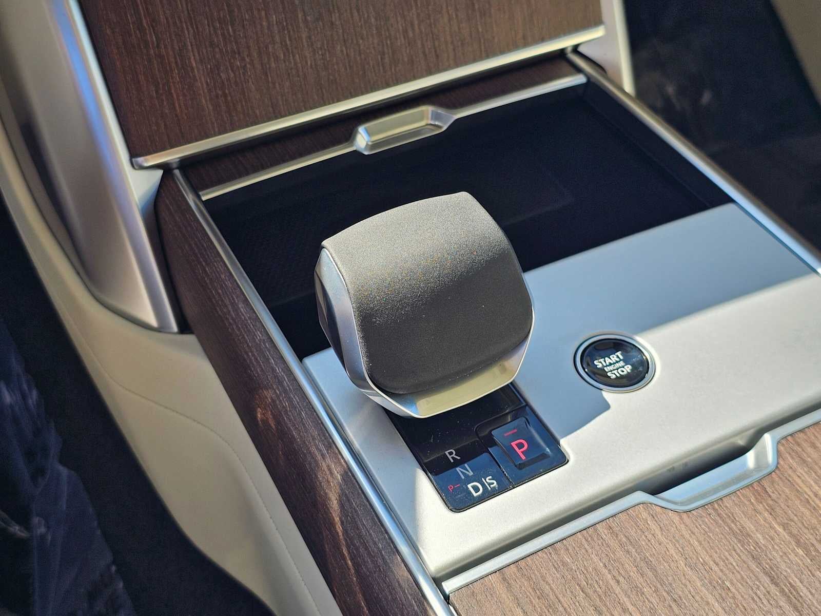 2026 Land Rover Range Rover SE