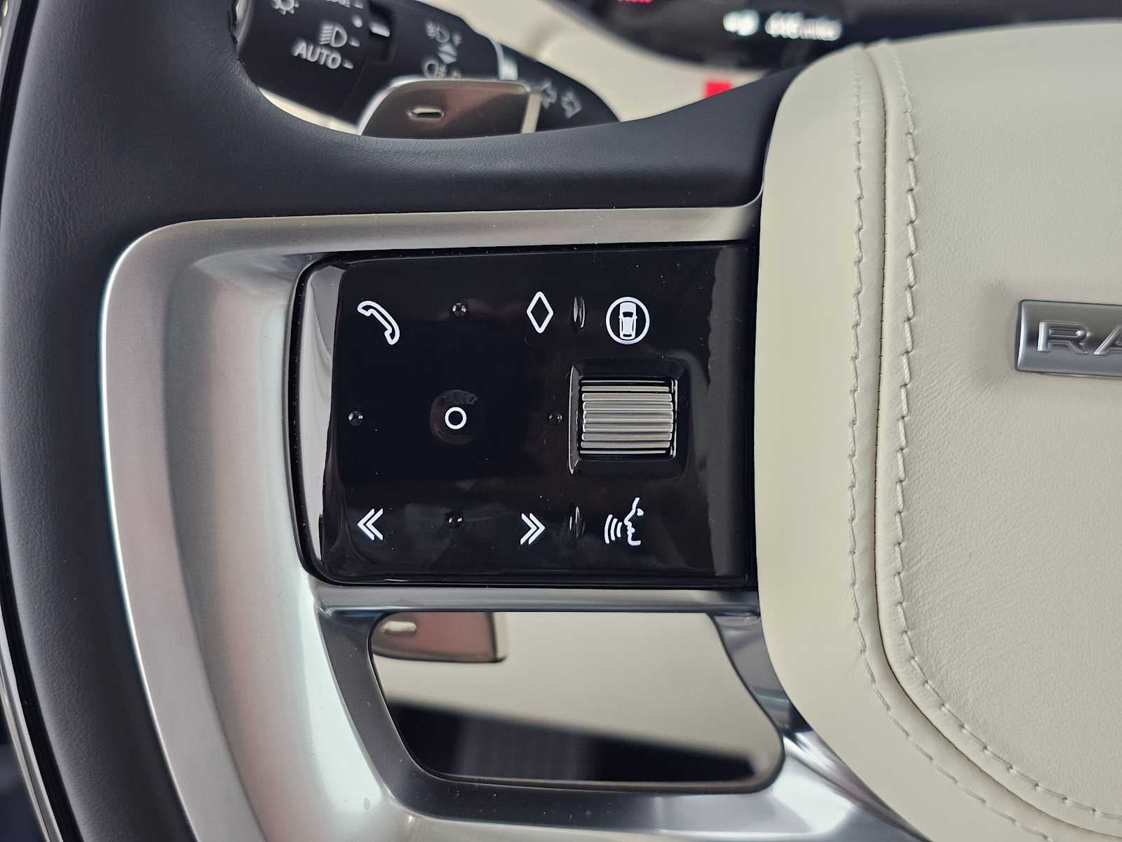 2026 Land Rover Range Rover SE