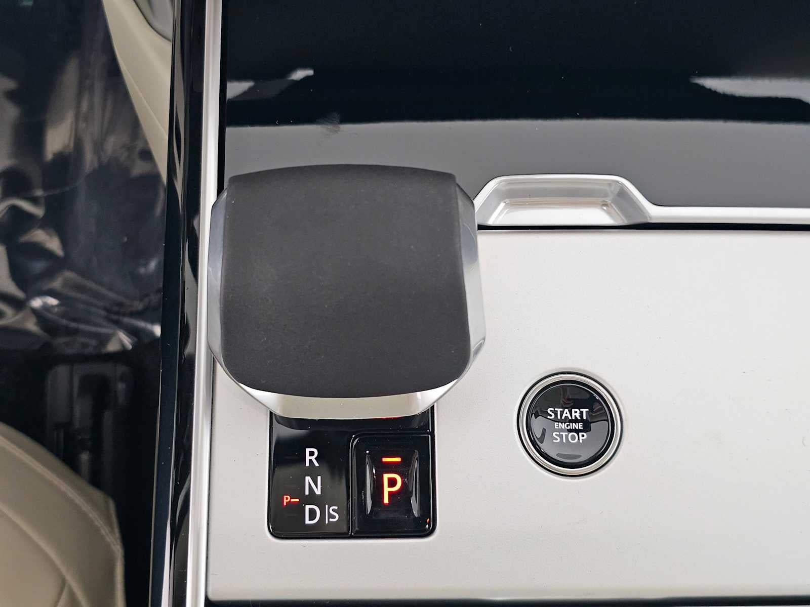 2026 Land Rover Range Rover SE