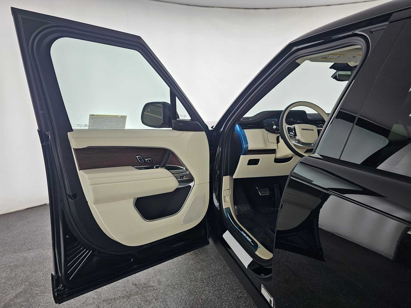 2026 Land Rover Range Rover SE