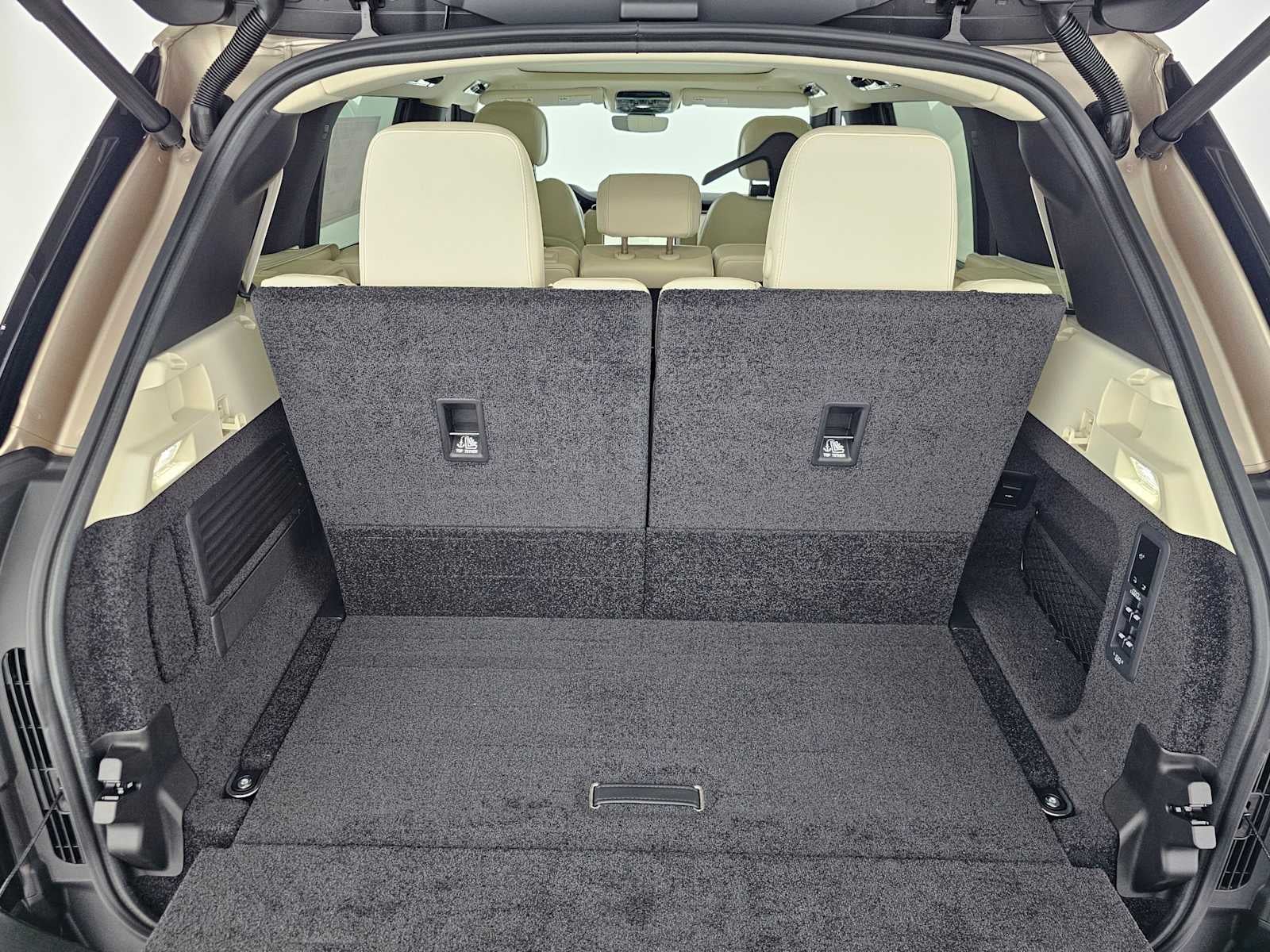 2026 Land Rover Range Rover SE