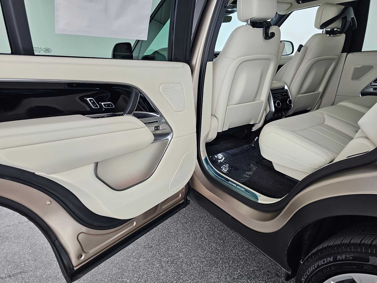 2026 Land Rover Range Rover SE