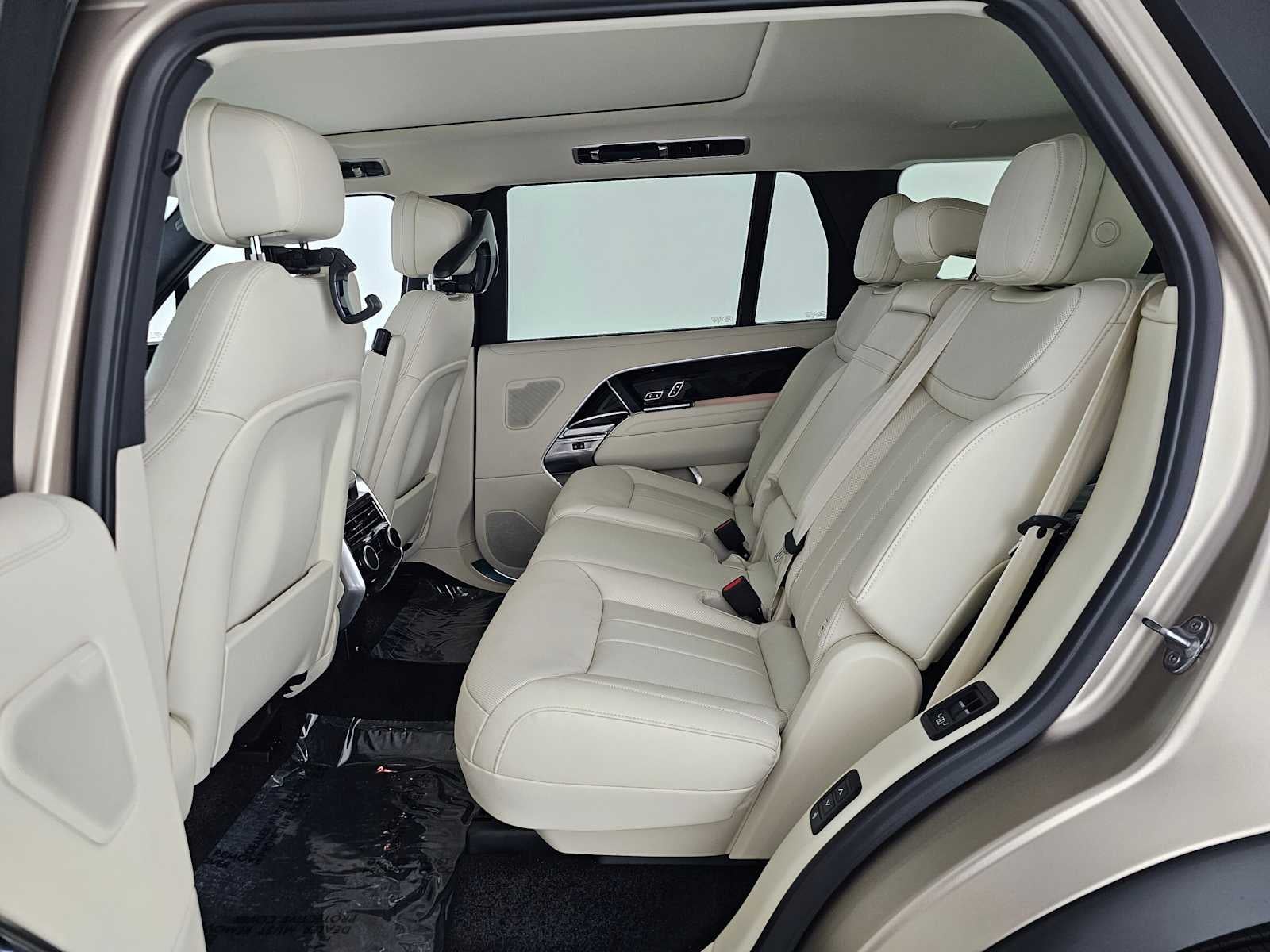 2026 Land Rover Range Rover SE