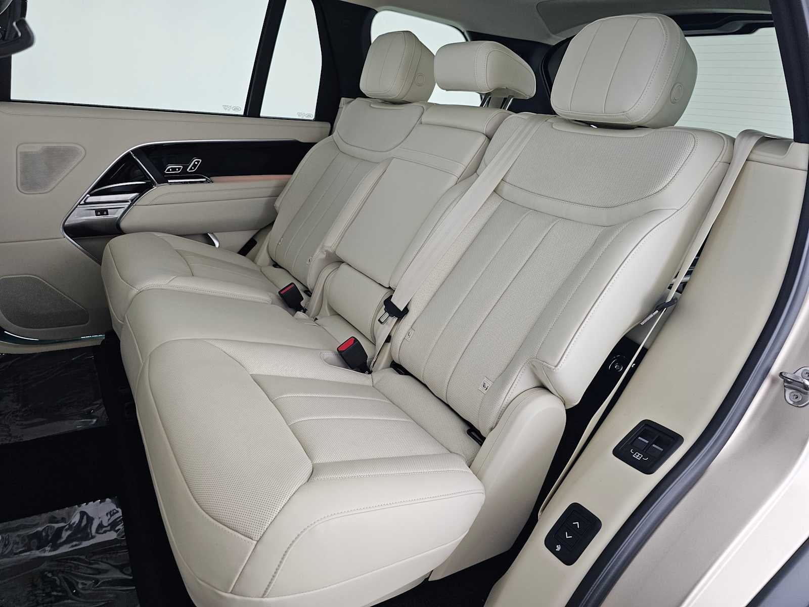 2026 Land Rover Range Rover SE