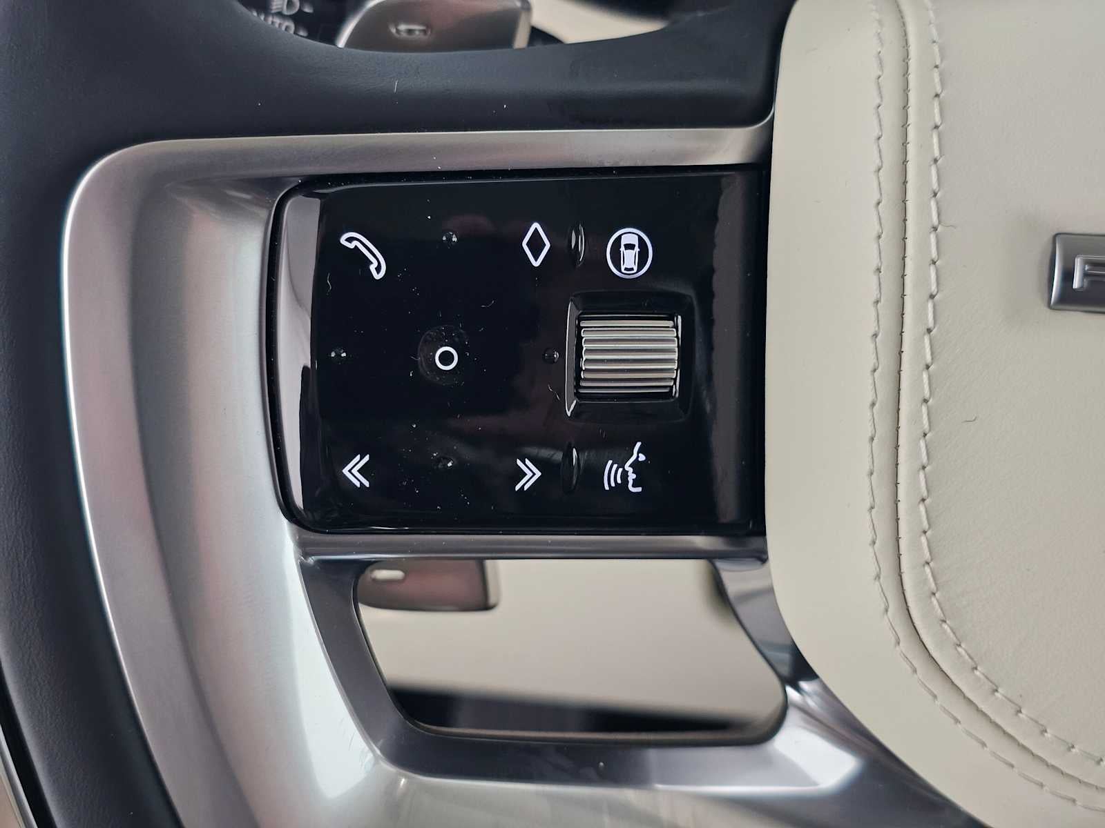 2026 Land Rover Range Rover SE