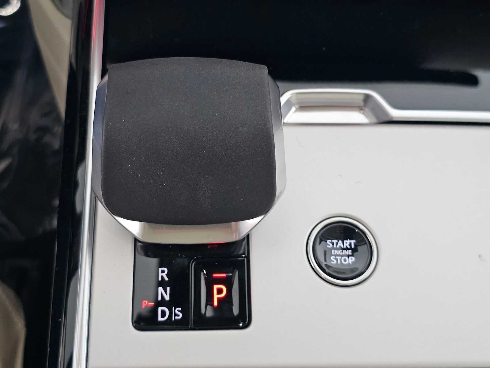 2026 Land Rover Range Rover SE