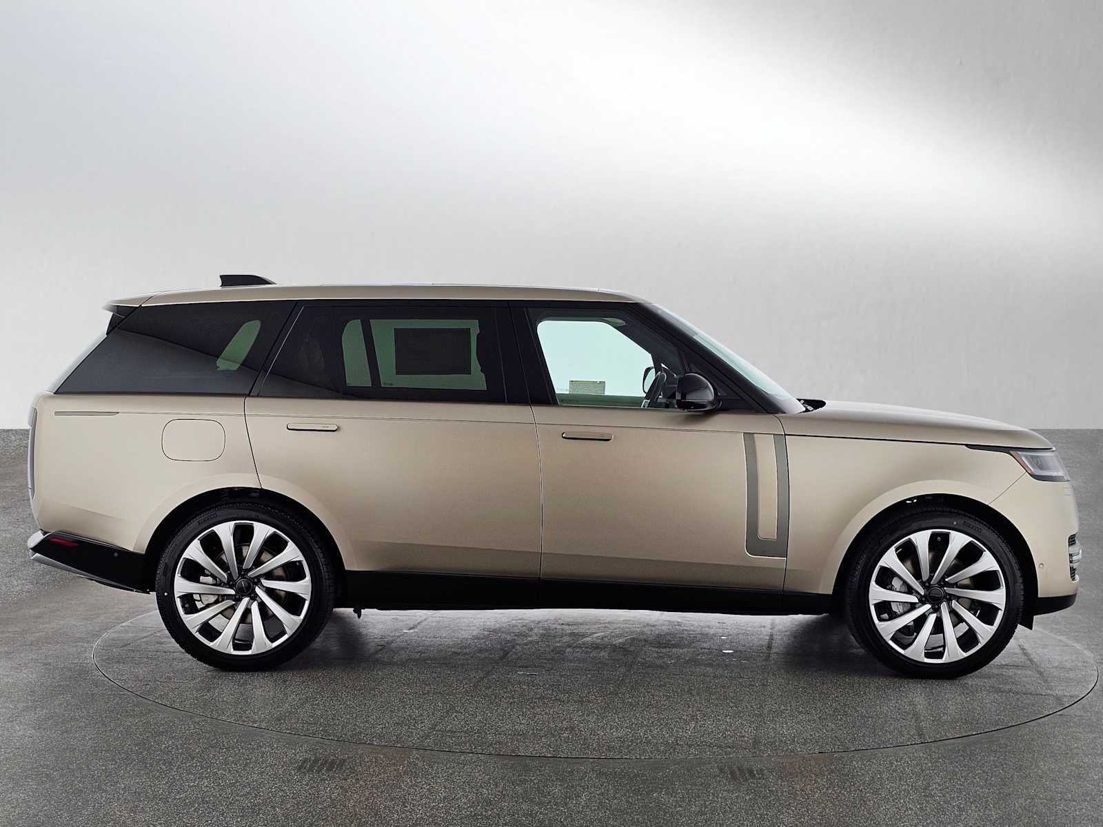 2026 Land Rover Range Rover SE