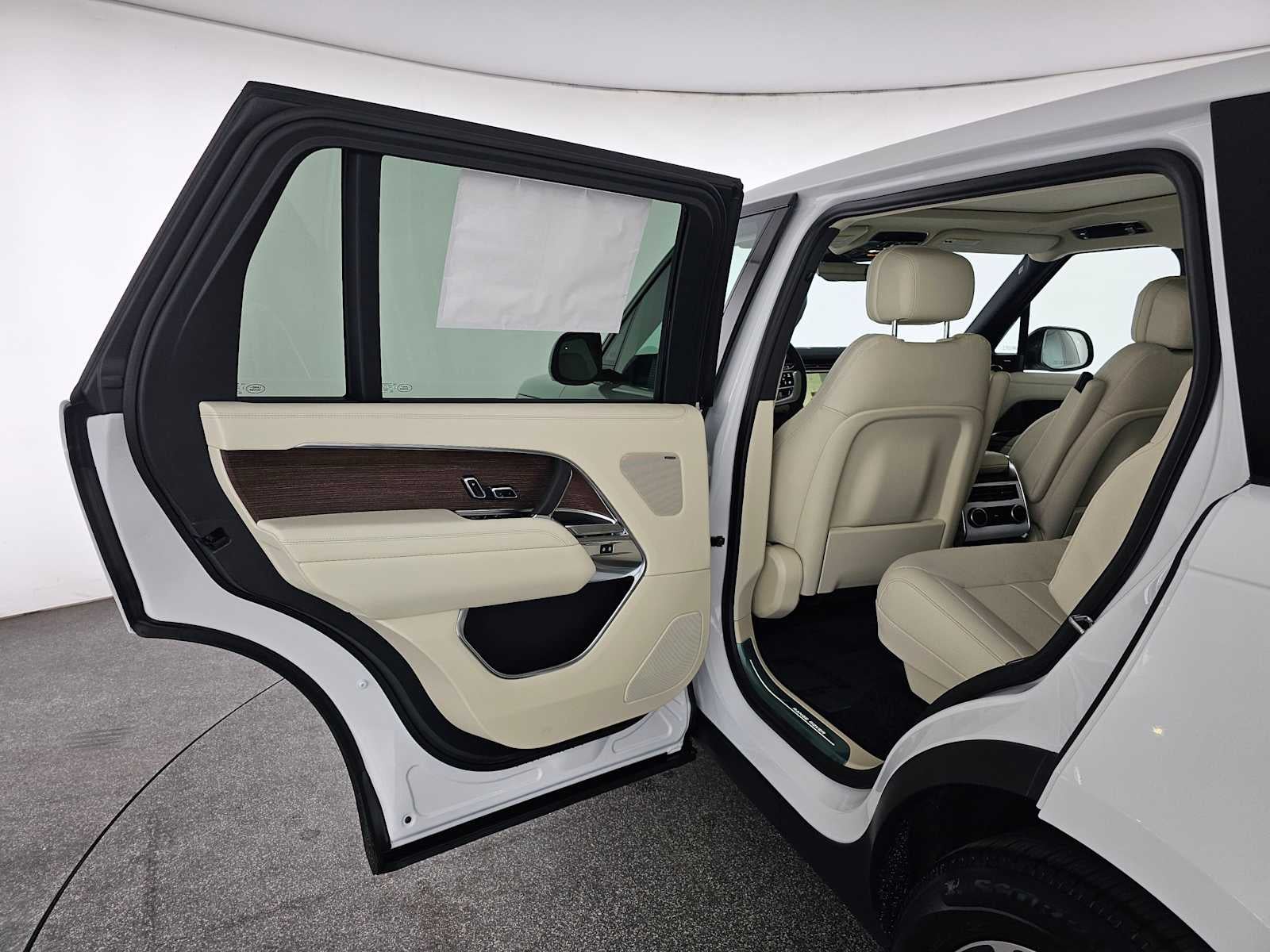 2026 Land Rover Range Rover SE