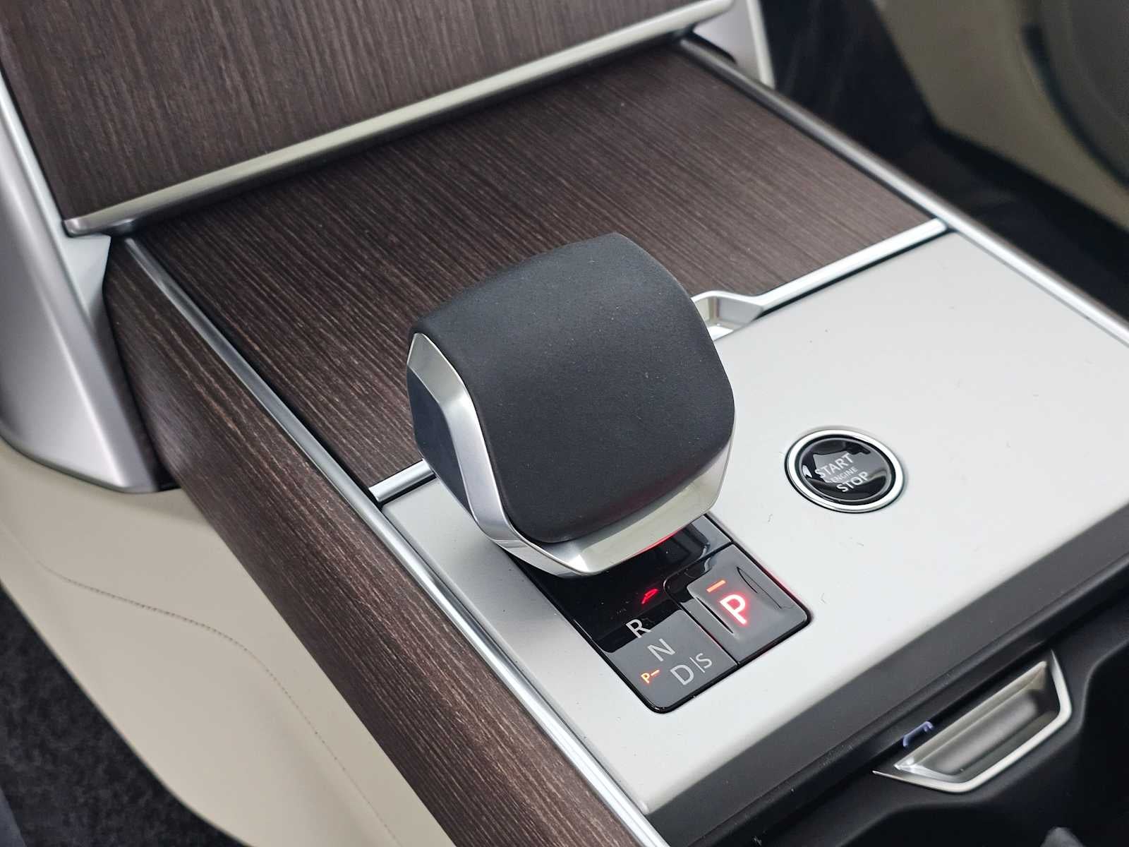 2026 Land Rover Range Rover SE