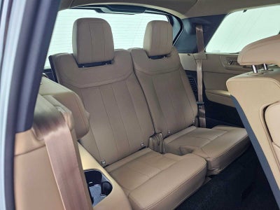 2026 Land Rover Range Rover SE