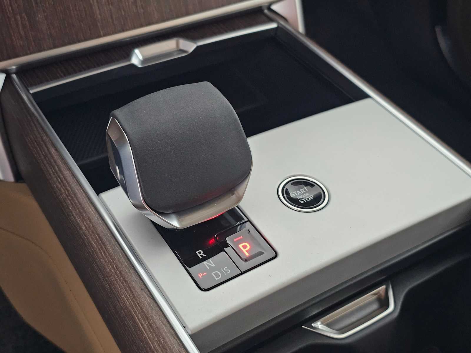 2026 Land Rover Range Rover SE