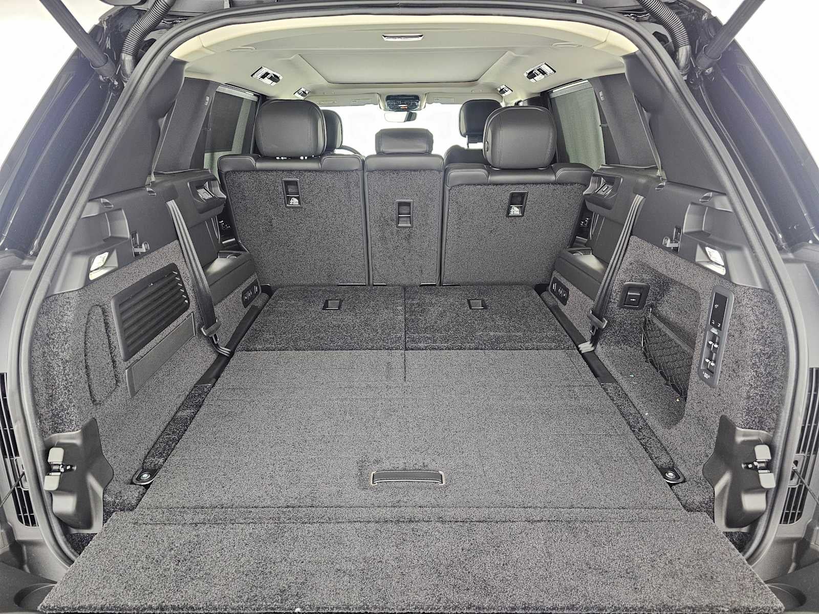 2026 Land Rover Range Rover SE