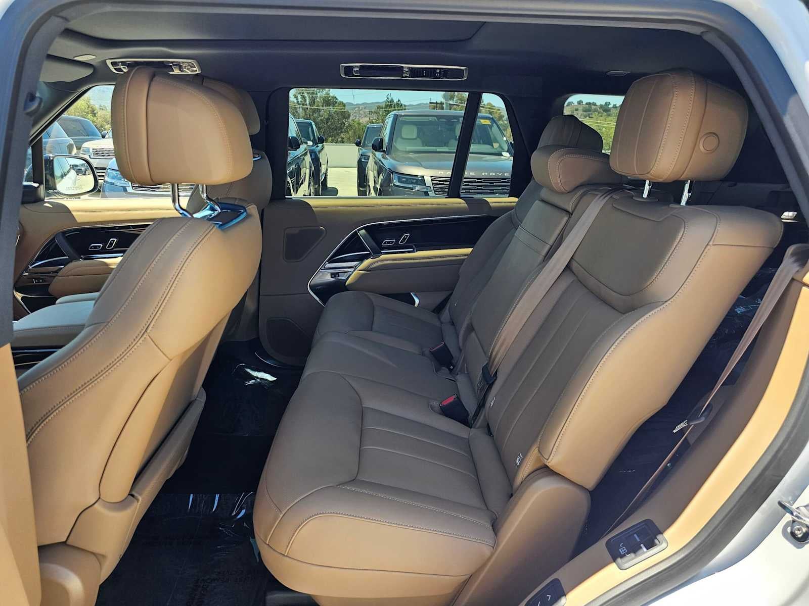 2025 Land Rover Range Rover SE