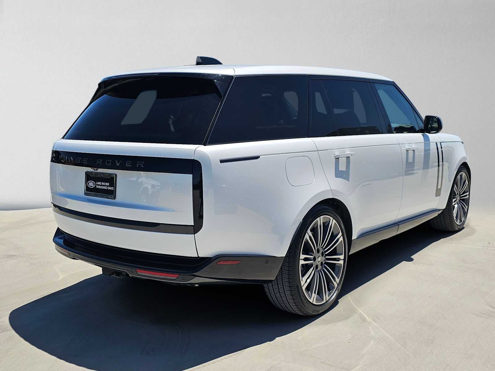 2025 Land Rover Range Rover SE
